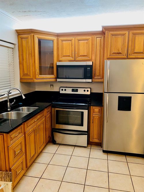 12a-1301 N 12th Ct, Hollywood, FL, 33019-3278 | Card Image