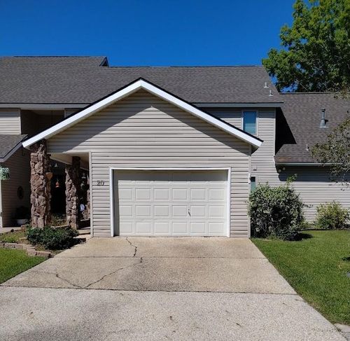 20-20 Caribbean Ct, Mandeville, LA, 70448-4752 | Card Image