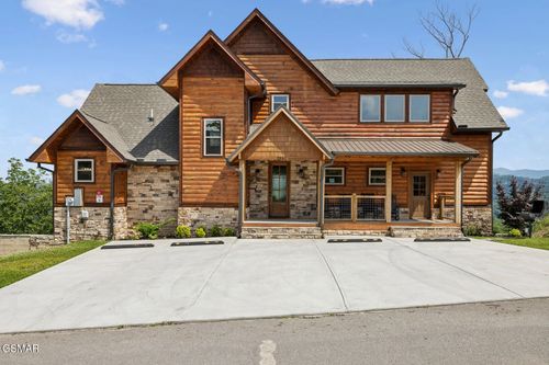 1736 Azalea Cir, Sevierville, TN, 37876-8957 | Card Image