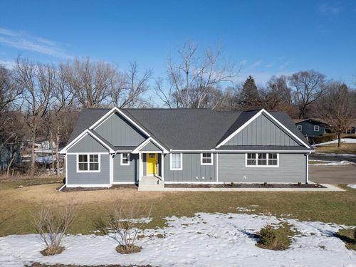 15110 Eileen Cir, Burnsville, MN, 55306-5047 | Card Image
