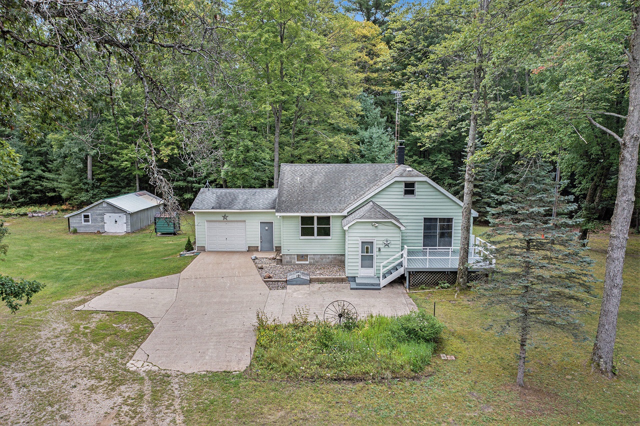 Pine Creek Rd, Manistee, MI 49660