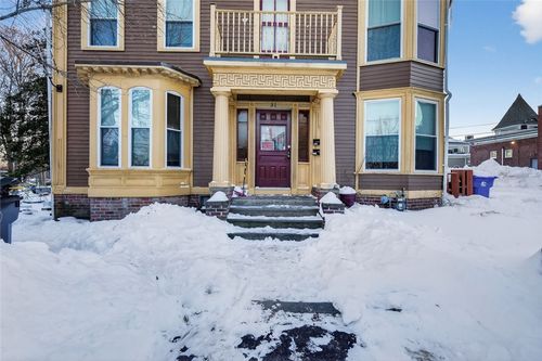 31 Child St, Warren, RI, 02885-3220 | Card Image