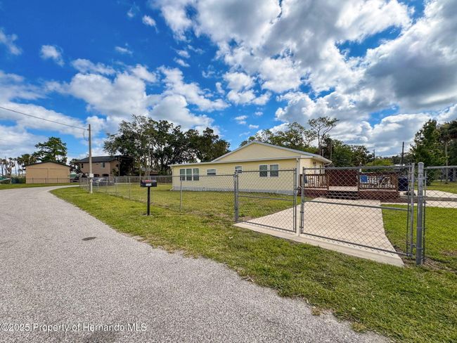 7272 Westwind St, House other with 2 bedrooms, 1 bathrooms and null parking in Weeki Wachee FL | Image 6