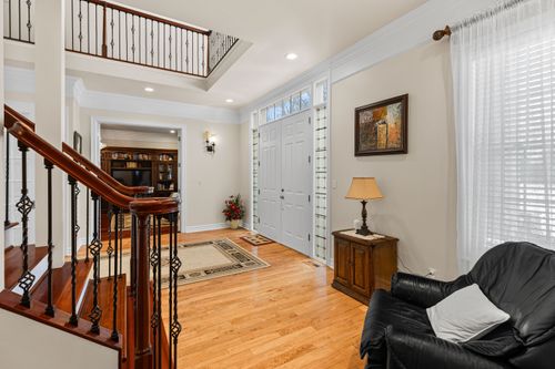 5626 Shadow Ln, Bloomfield Hills, MI, 48302-4048 | Card Image