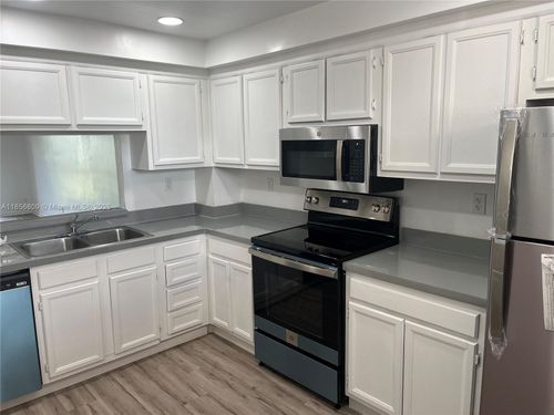 apt-413-8735 Ramblewood Dr, Coral Springs, FL, 33071-7171 | Card Image