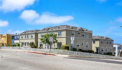 1535 Monterey Blvd, Hermosa Beach, CA, 90254-3665 | Card Image