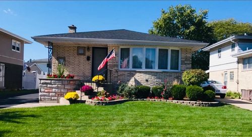 10828 S Kilbourn Ave, Oak Lawn, IL, 60453-5731 | Card Image
