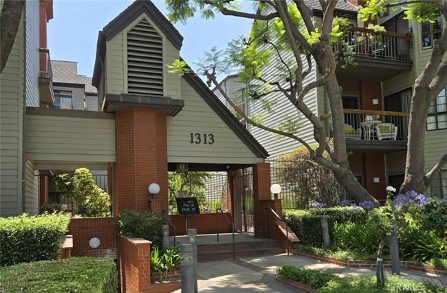 APT-202 - 1313 Valley View Rd, Condo with 2 bedrooms, 2 bathrooms and 2 parking in Glendale CA | Image 22