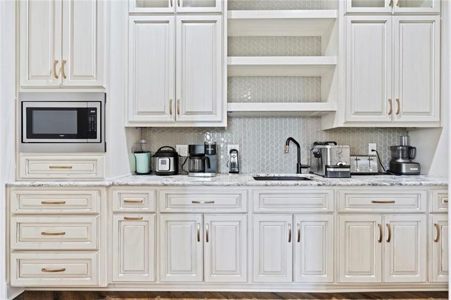 18405 371 Hwy, House other with 4 bedrooms, 6 bathrooms and null parking in Platte City MO | Image 25
