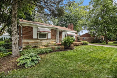 33480 Alta Loma Dr, Farmington, MI, 48335-4100 | Card Image