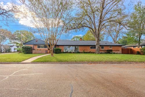 1700 S Park St, Brenham, TX, 77833-4847 | Card Image