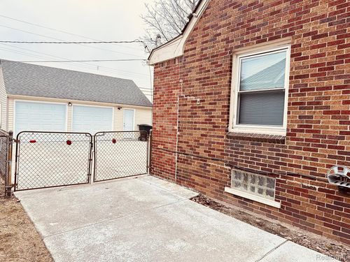 8321 Yolanda St, Detroit, MI, 48234-3353 | Card Image