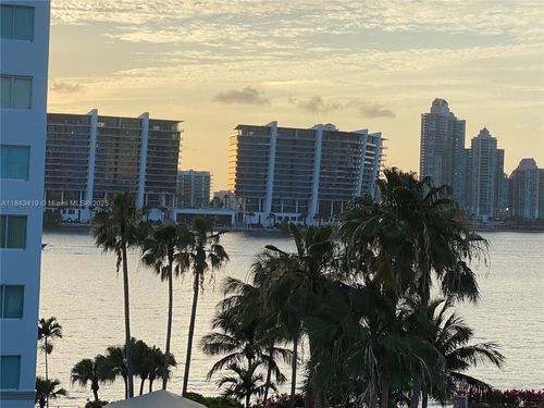 apt-505-18001 N Bay Rd, Sunny Isles Beach, FL, 33160-2787 | Card Image