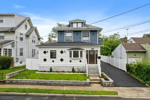 385 Stiles St, Vauxhall, NJ, 07088-1328 | Card Image