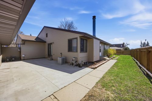 205 12th Ave E, West Fargo, ND, 58078-3016 | Card Image