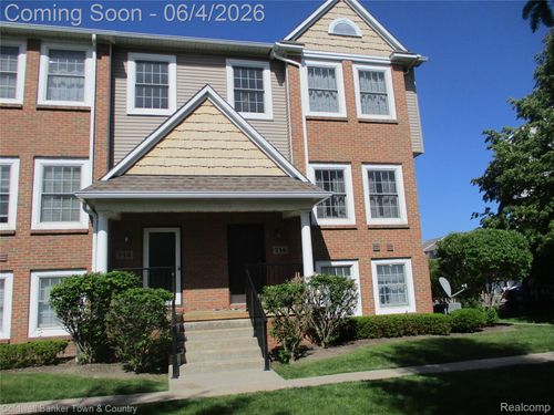 714 Eagle Dr, Fenton, MI, 48430-4166 | Card Image