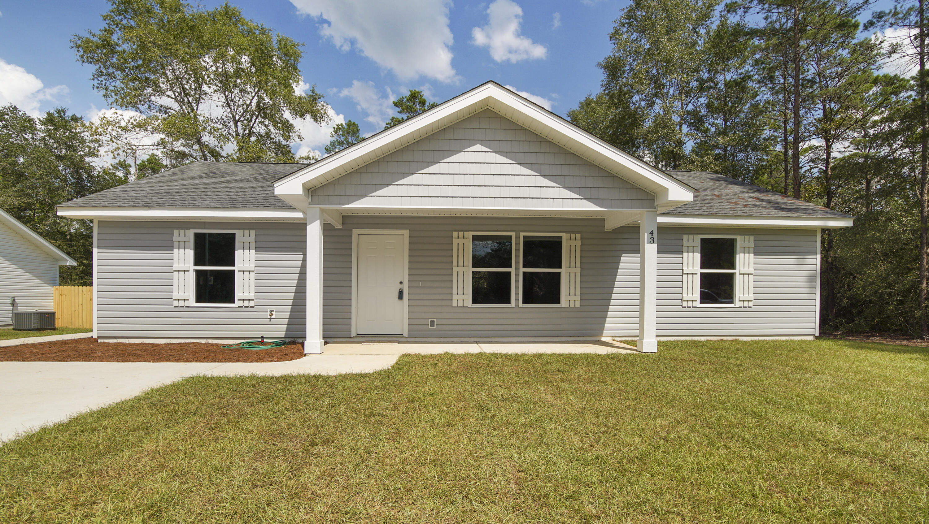 Crocus Ave, Defuniak Springs, FL 32433