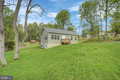 2 Maxine Trl, FAIRFIELD, PA, 17320-8005 | Card Image