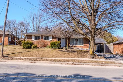 95 Silver St, Paris, ON, N3L1T8 | Card Image