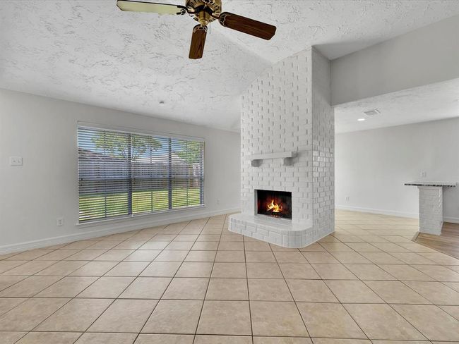 403 Elder Vista Dr, House other with 3 bedrooms, 2 bathrooms and 2 parking in Webster TX | Image 7