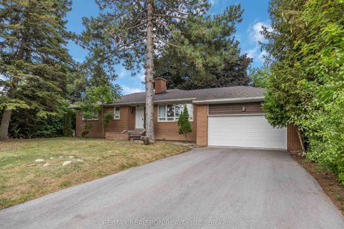 31 Orlon Cres, Richmond Hill, ON, L4C6S3 | Card Image