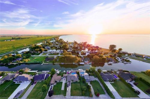 {{alt}} | Card Image