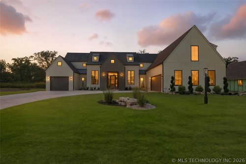 17822 E Patriot Dr, Owasso, OK, 74055-9037 | Card Image