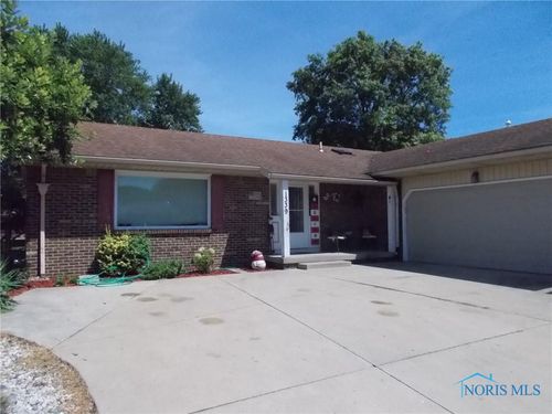 1339 Eastmeadow Dr, Oregon, OH, 43616-4041 | Card Image