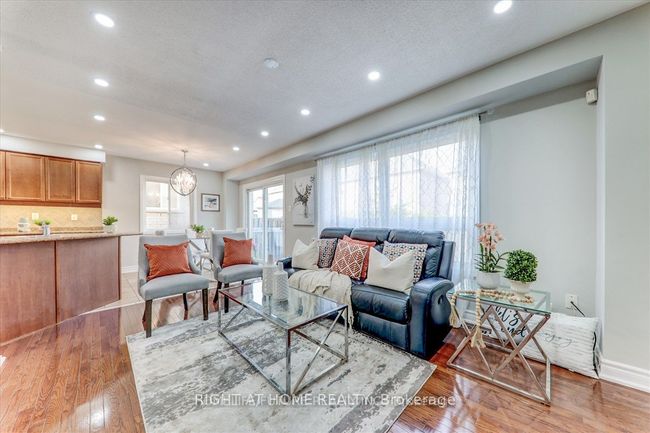 5 Hollier Dr, House attached with 3 bedrooms, 3 bathrooms and 1 parking in Ajax ON | Image 10