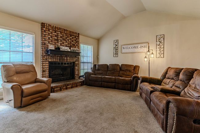 1716 Hastings Dr, House other with 3 bedrooms, 2 bathrooms and null parking in Mansfield TX | Image 14