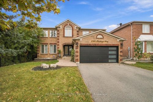 1749 Heritage Way, Oakville, ON, L6M3A2 | Card Image