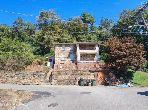 511 Ivy St, Harlan, KY, 40831-1577 | Card Image