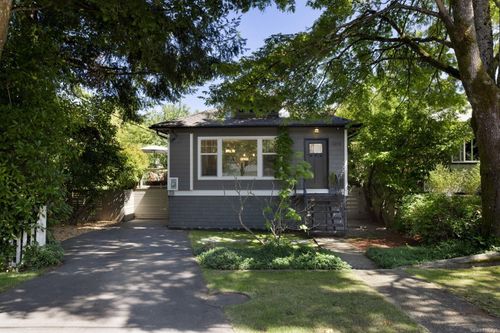 3075 Albany St, Victoria, BC, V9A1R4 | Card Image