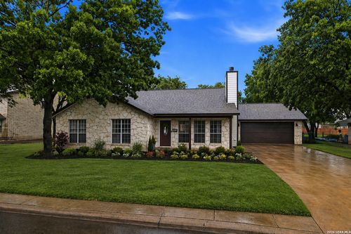 141 Village Path, Castroville, TX, 78009-5062 | Card Image