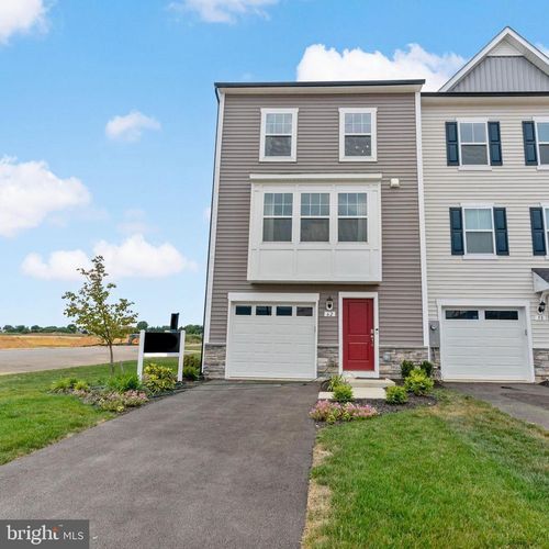 62 Armistead Pl, CHARLES TOWN, WV, 25414-6076 | Card Image