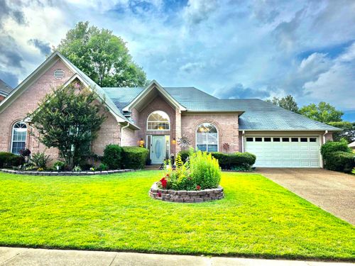 266 Bouldincrest Ave, Collierville, TN, 38017-6881 | Card Image