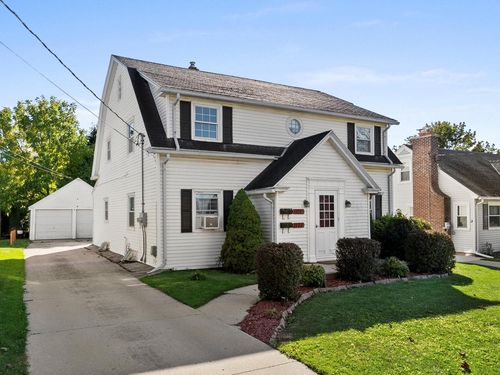 1121a-1121 Fairmont Lane, Manitowoc, WI, 54220 | Card Image