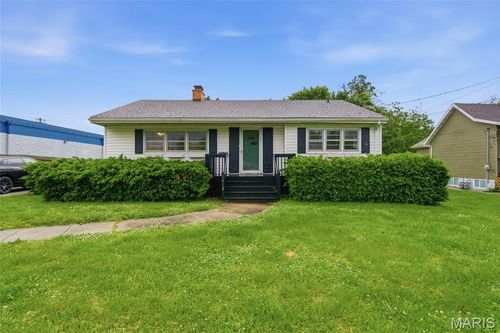 5912 N Belt W, Belleville, IL, 62223-4223 | Card Image