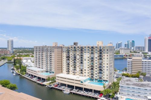 apt-7e-427 Golden Isles Dr, Hallandale Beach, FL, 33009-7544 | Card Image