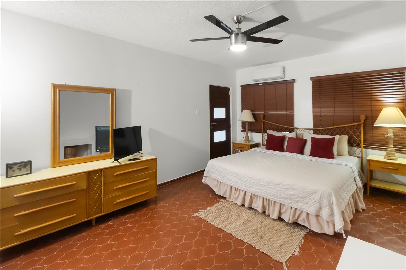 Residential en venta en HUMACAO, 100 CANDELERO DR., 1063 m²