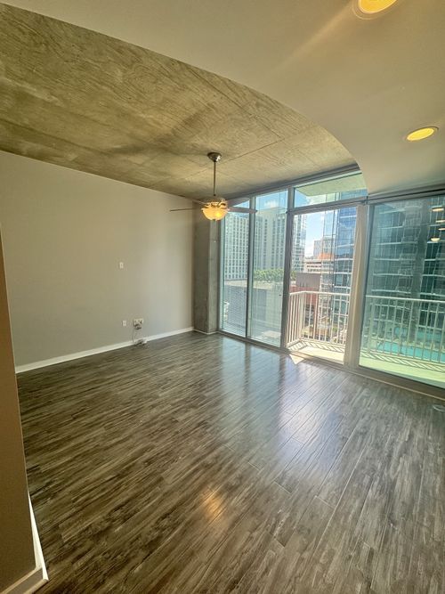 unit-1118-301 Demonbreun St, Nashville, TN, 37201-2237 | Card Image