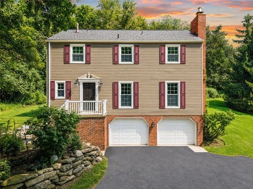 36 Collinwood Dr, Pittsburgh, PA, 15215-1458 | Card Image