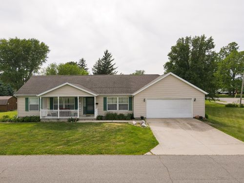210 N 6th St, Kentland, IN, 47951 | Card Image