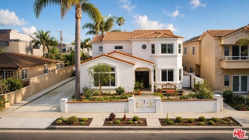 218 Indianapolis Ave, Huntington Beach, CA, 92648 | Card Image