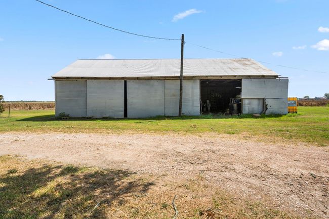 9919 Bohacek Rd, Home with 3 bedrooms, 2 bathrooms and 4 parking in Beasley TX | Image 12