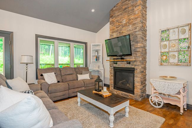 7941 Highway 93, House other with 4 bedrooms, 3 bathrooms and 10 parking in Tiny ON | Image 8