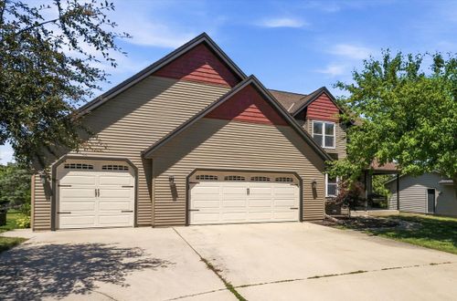 258 Clover Ln, Fredonia, WI, 53021-9476 | Card Image