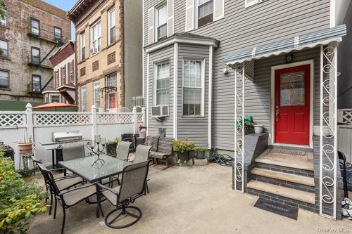 15 Bleecker St, New York, NY, 10012-2492 | Card Image