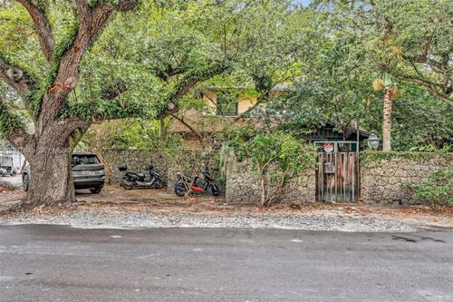 3041 Oak Ave, Miami, FL, 33133-5120 | Card Image