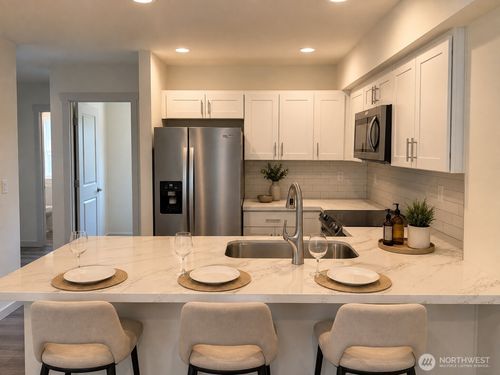 c-13243 Ambaum Blvd Sw, Burien, WA, 98146-3275 | Card Image